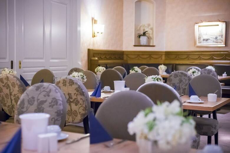 Burghotel Hasel�nne