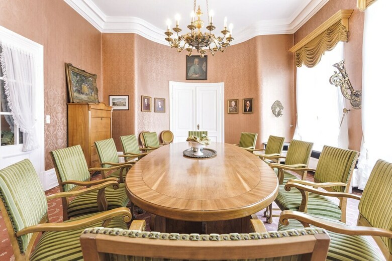 Burghotel Hasel�nne