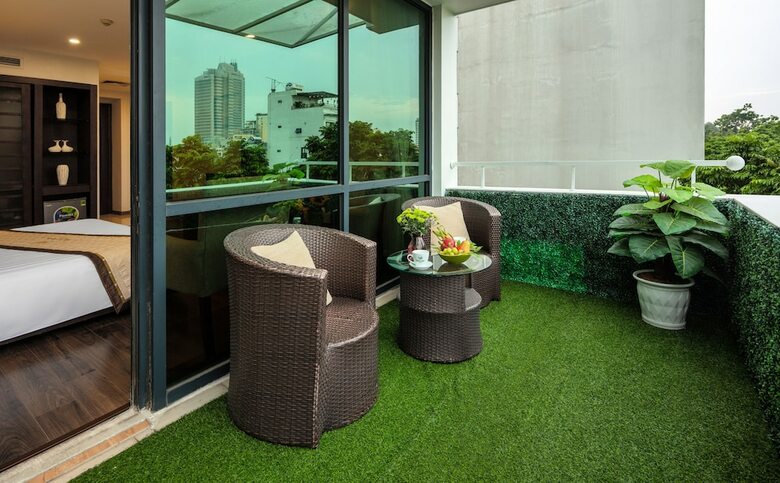 Skylark Hotel