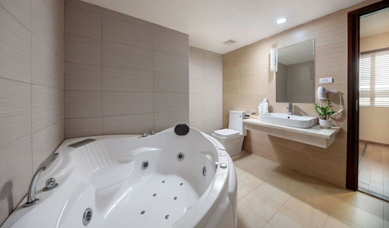 Skylark Hotel