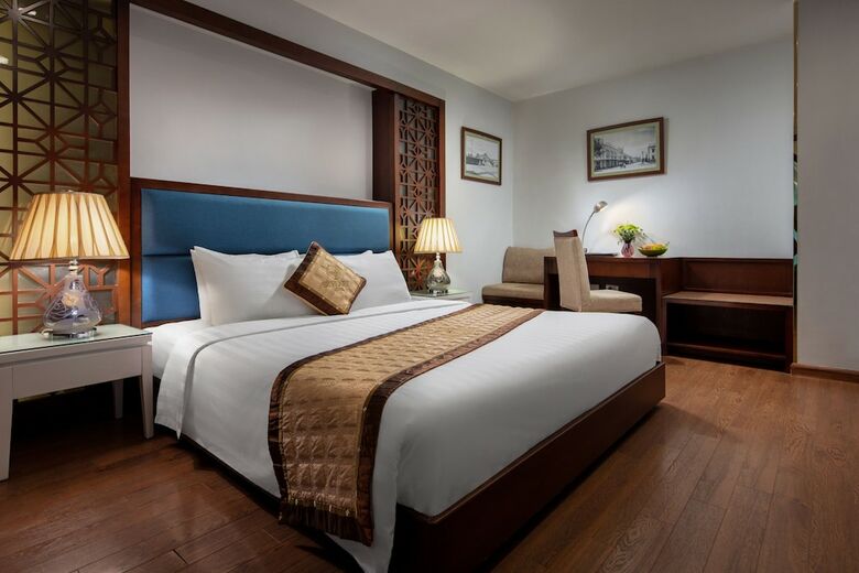 Skylark Hotel
