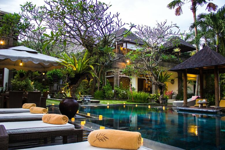 Villa Arwana Estate