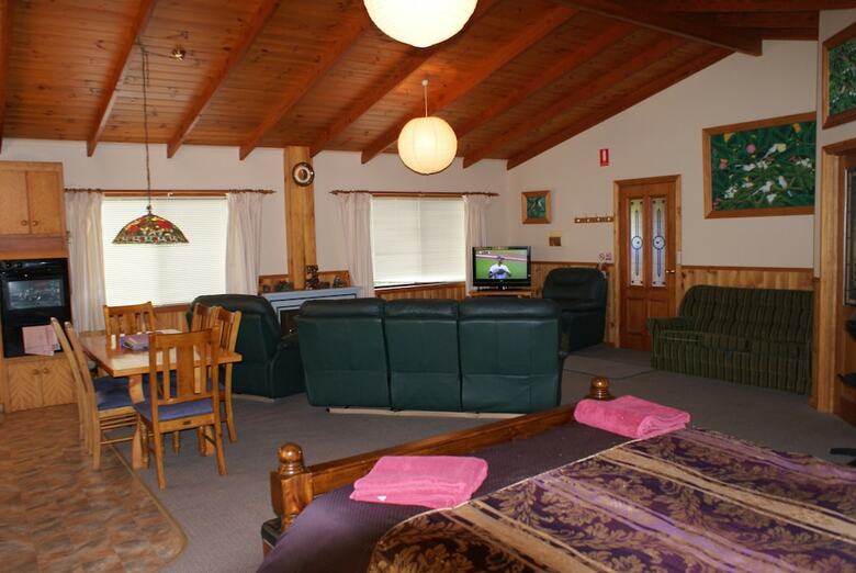 Aaa Granary Accommodation