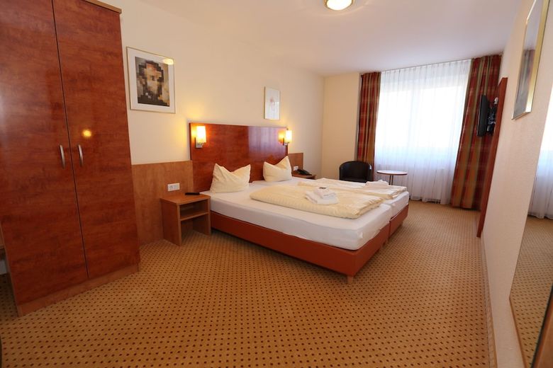 Caf� & Hotel Am Holzhafen