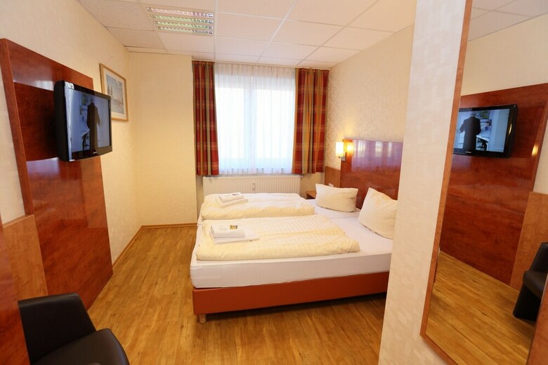 Caf� & Hotel Am Holzhafen