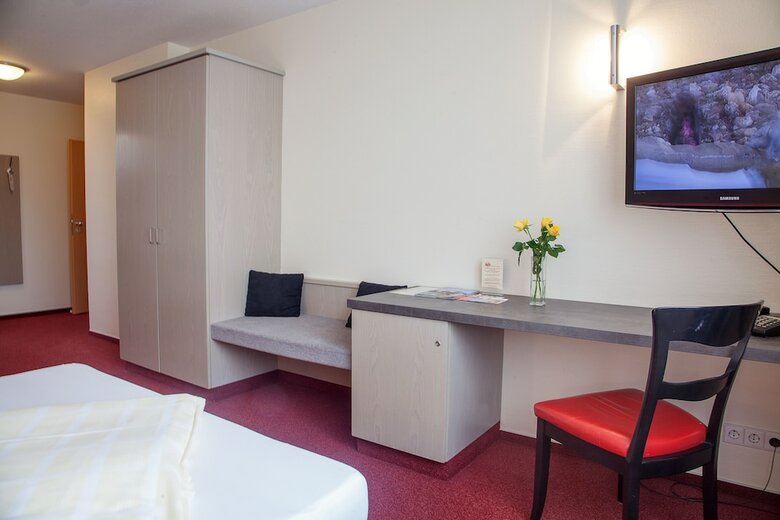 Sporthotel �hringen