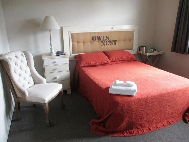 Owls Nest Motel