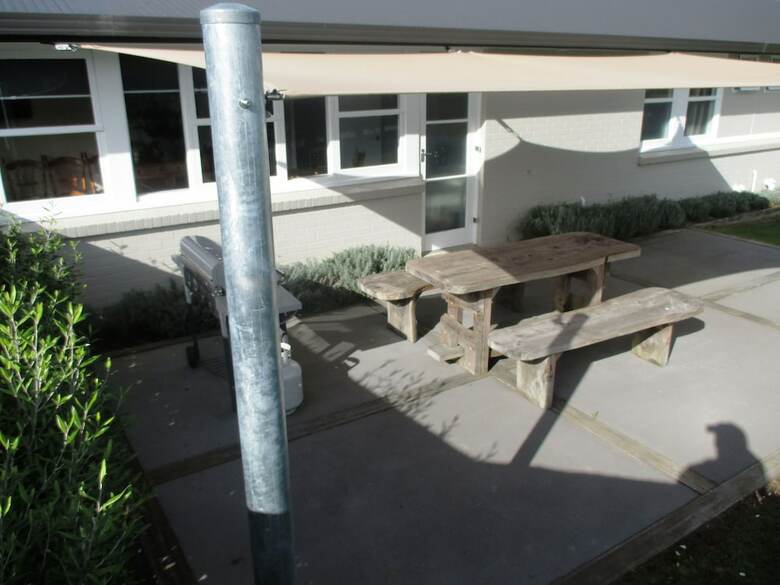 Owls Nest Motel