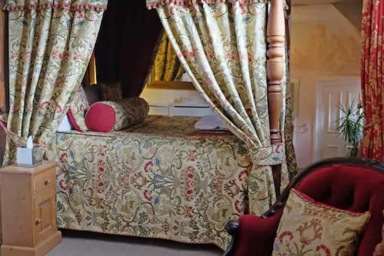 Bed & Breakfast The Old Court Hotel