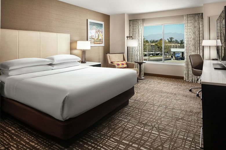 Hotel Doubletree By Hilton Ontario Airport