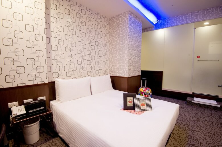 Ximen Holiday Fun Hotel