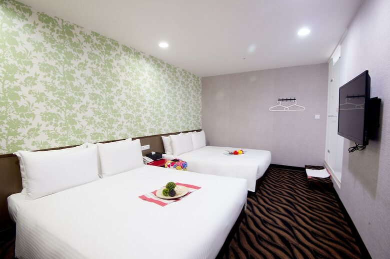 Ximen Holiday Fun Hotel