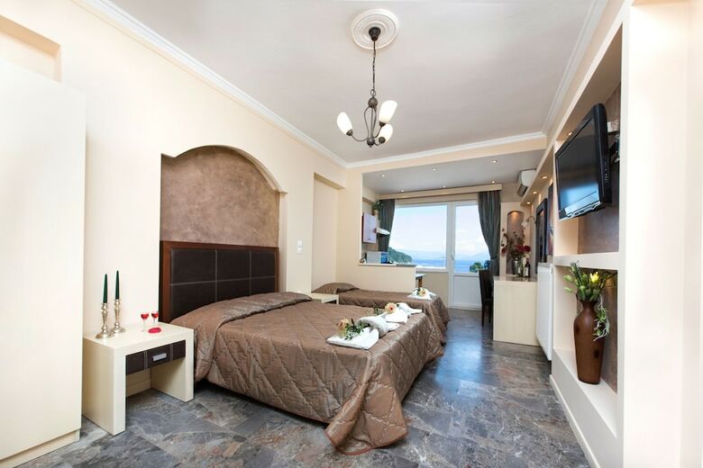 Pontikonisi Hotel