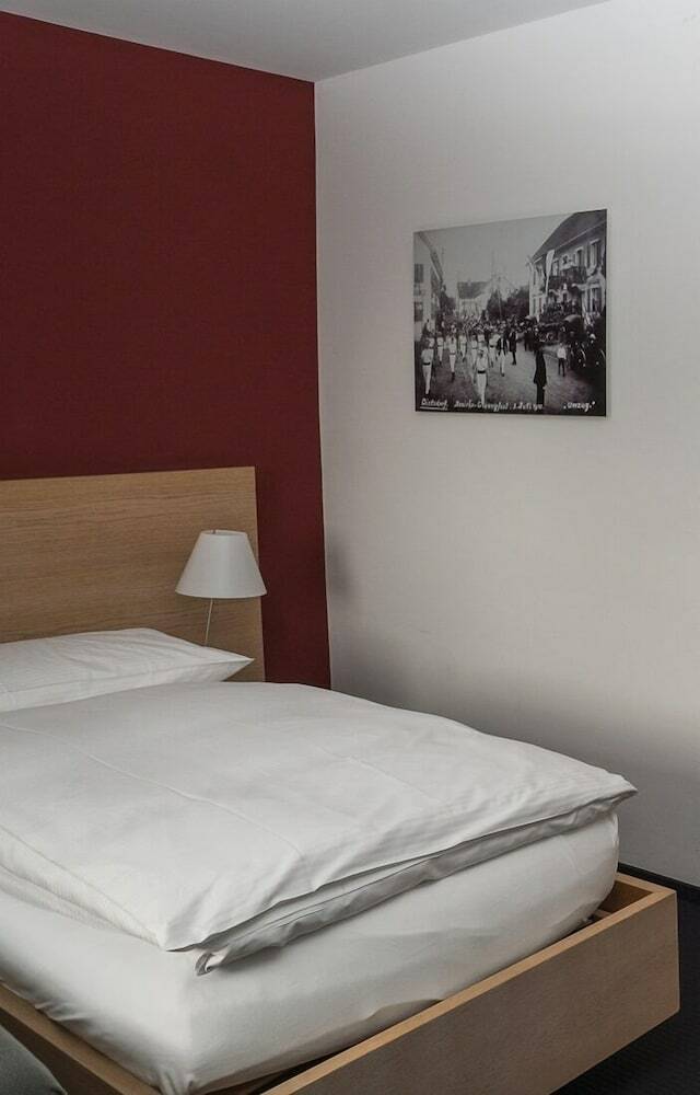 Hotel Restaurant L�wen Dielsdorf