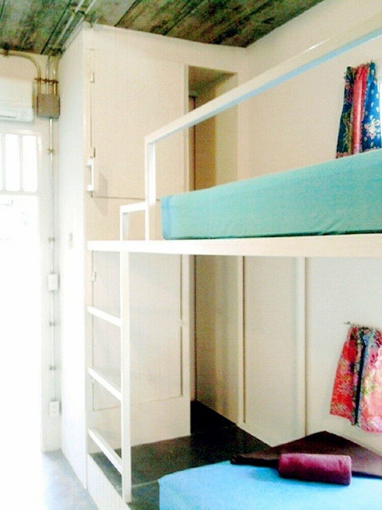 Hostal Glur Hostel