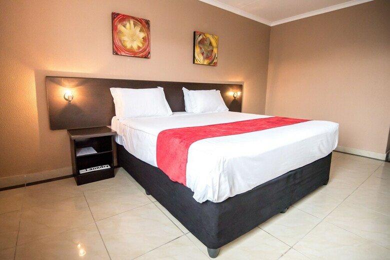 Sierra Square Hotel
