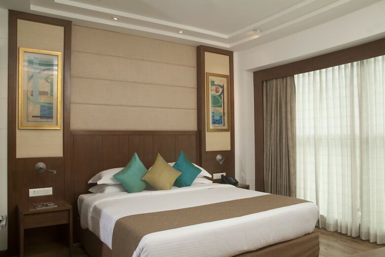 Hotel Savoy Suites, Greater Noida