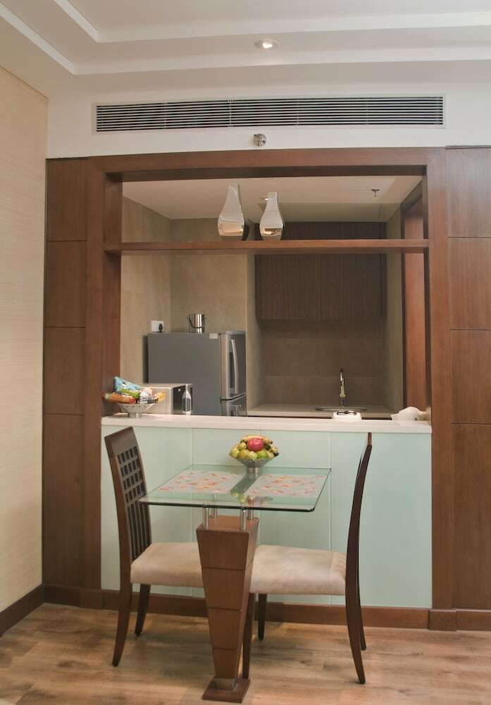 Hotel Savoy Suites, Greater Noida
