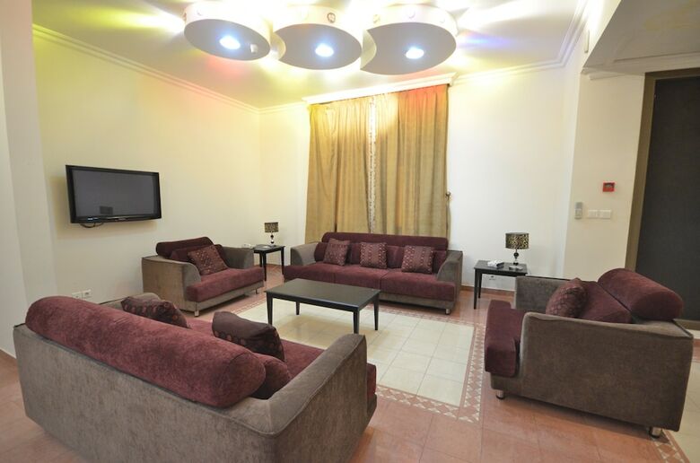 Madareem Crown Hotel