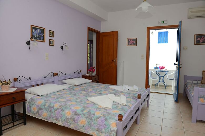 Aparthotel Dora's Studios And Apartments