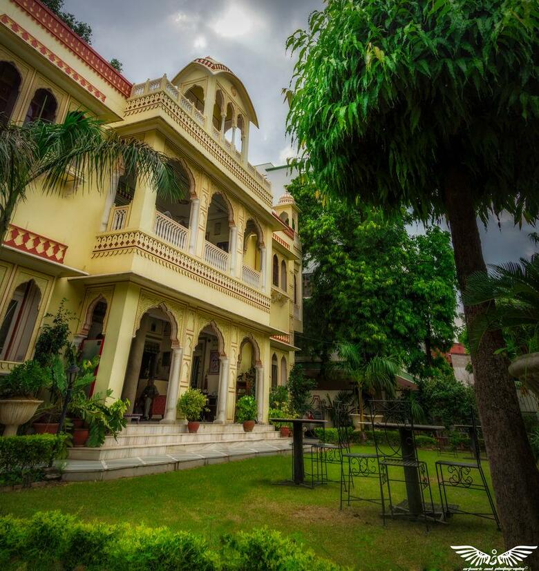 Hotel Krishna Palace