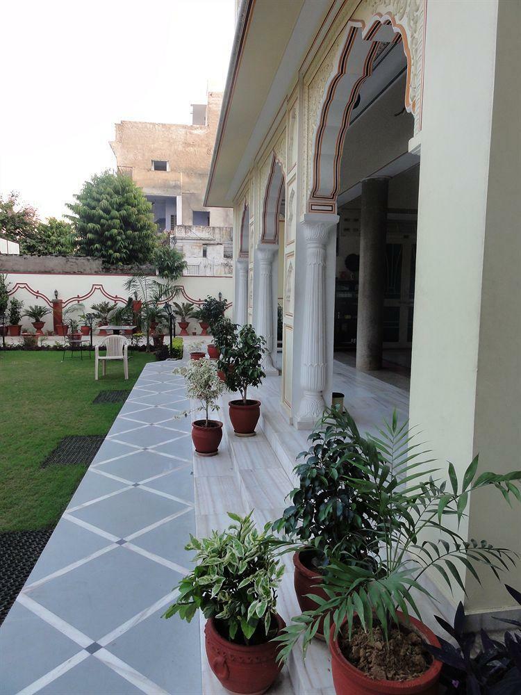 Hotel Krishna Palace