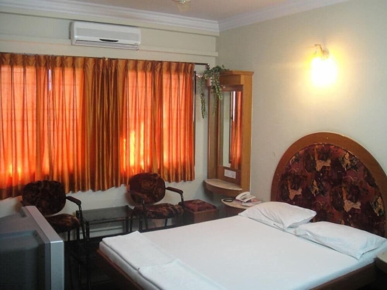 Hotel Chinna's Residency