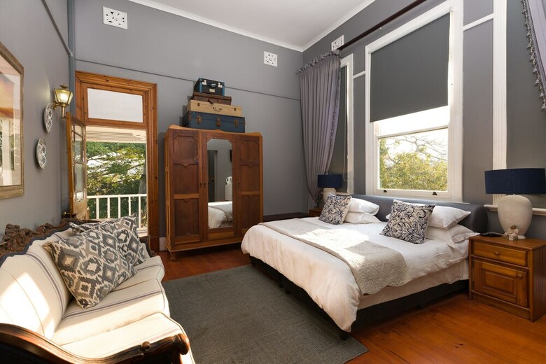 Bed & Breakfast Royston Hall Guesthouse