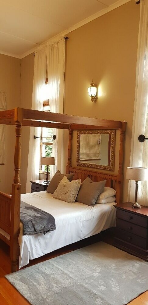 Bed & Breakfast Royston Hall Guesthouse