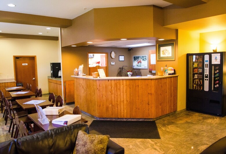 Hotel Fairbridge Inn & Suites