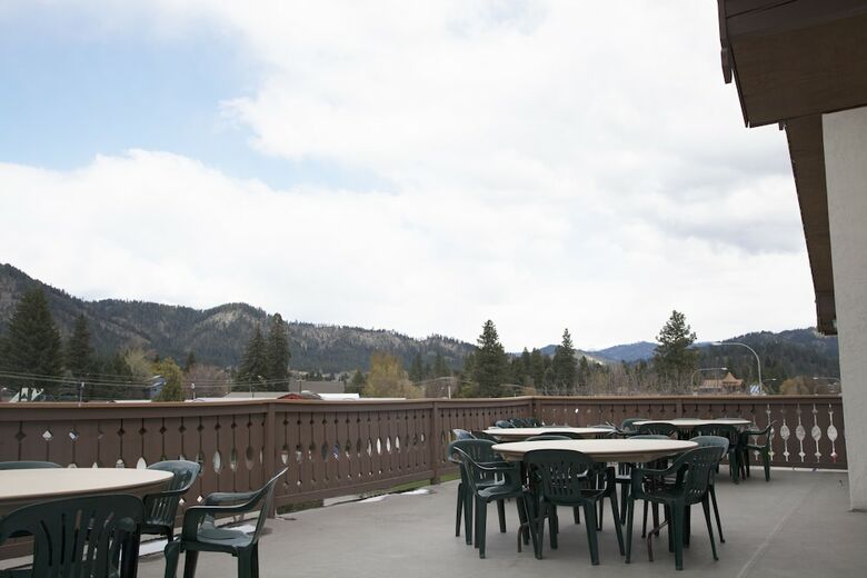 Hotel Fairbridge Inn & Suites