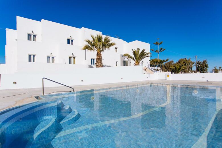 Nikos Hotel