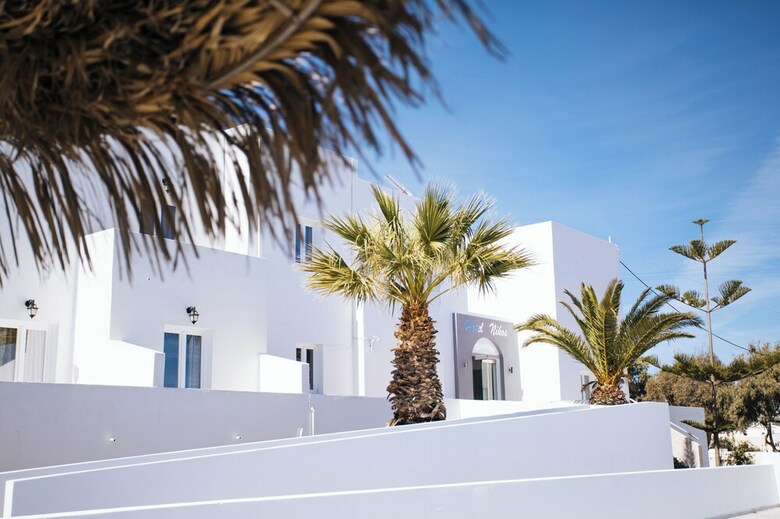 Nikos Hotel