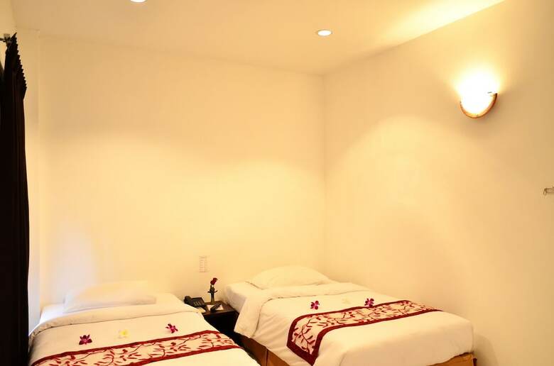Hotel Phuket Siray Hut Resort