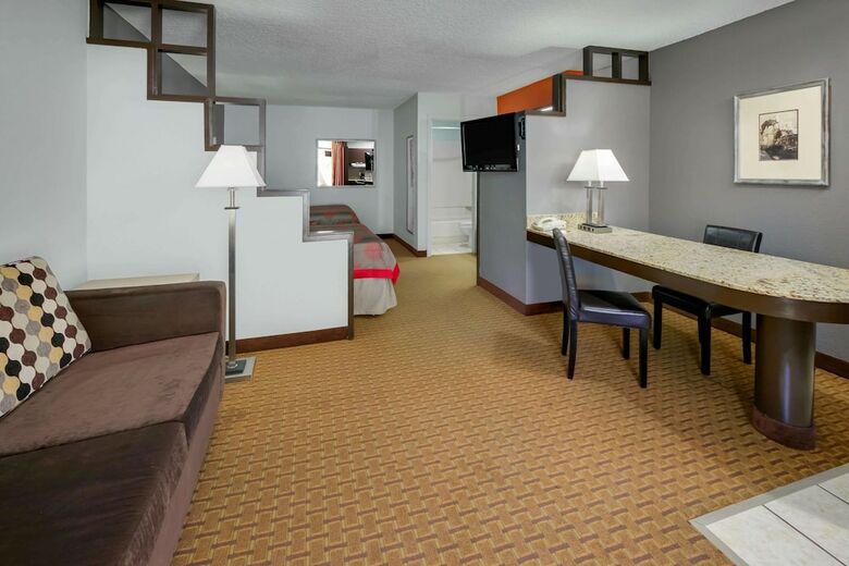 Hotel Ramada By Wyndham El Paso