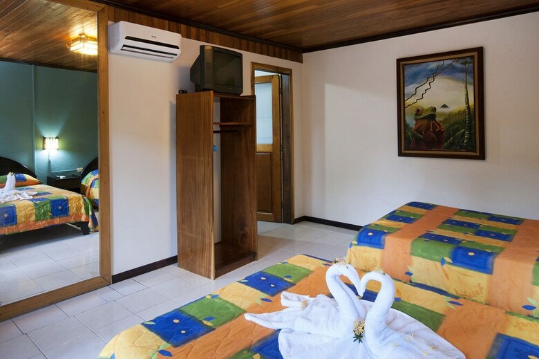 Hostal Hostel Backpackers La Fortuna