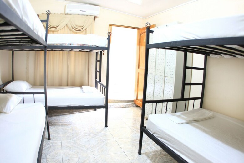 Hostal Hostel Backpackers La Fortuna