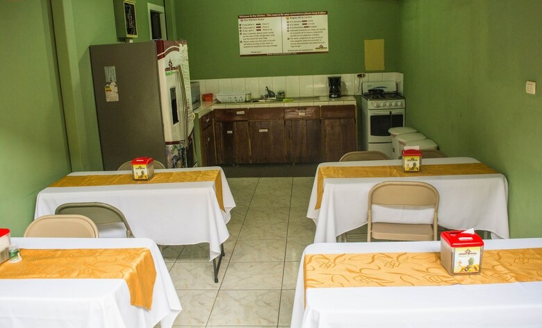 Hostal Hostel Backpackers La Fortuna