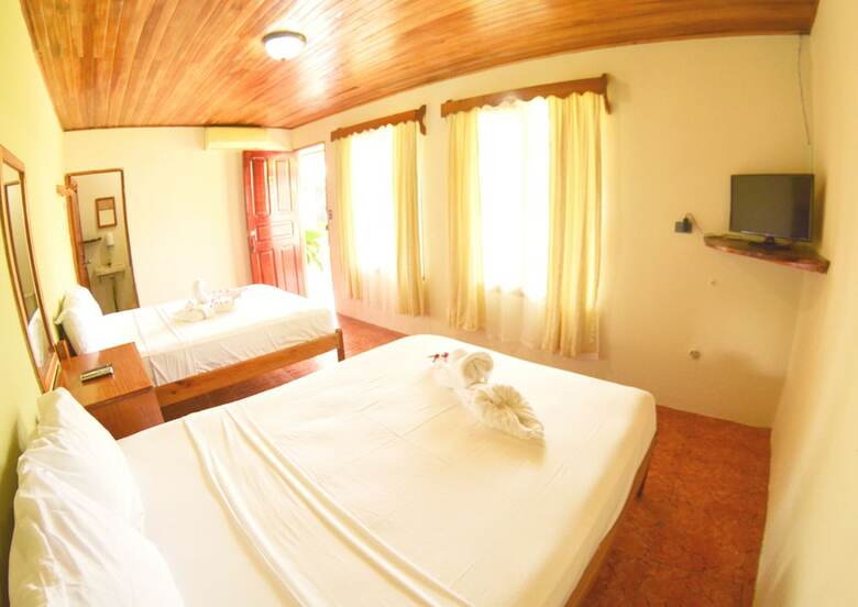 Hostal Hostel Backpackers La Fortuna