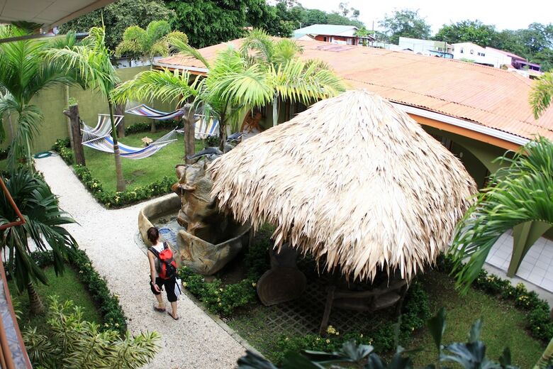 Hostal Hostel Backpackers La Fortuna