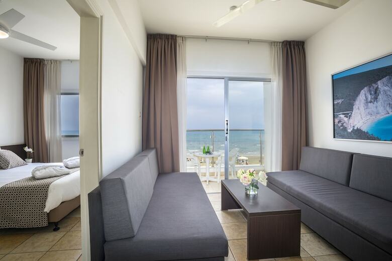 Costantiana Beach Hotel Apartments
