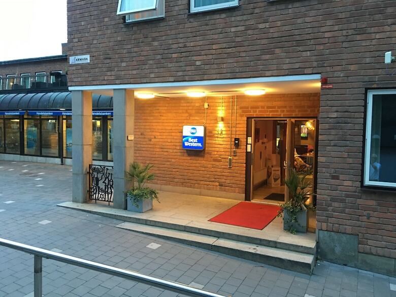 Best Western The Public Hotel