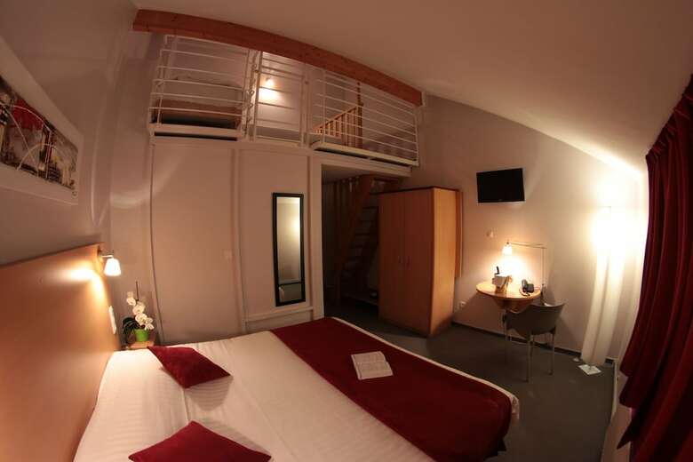 Hotel Carr� Py' H�tel