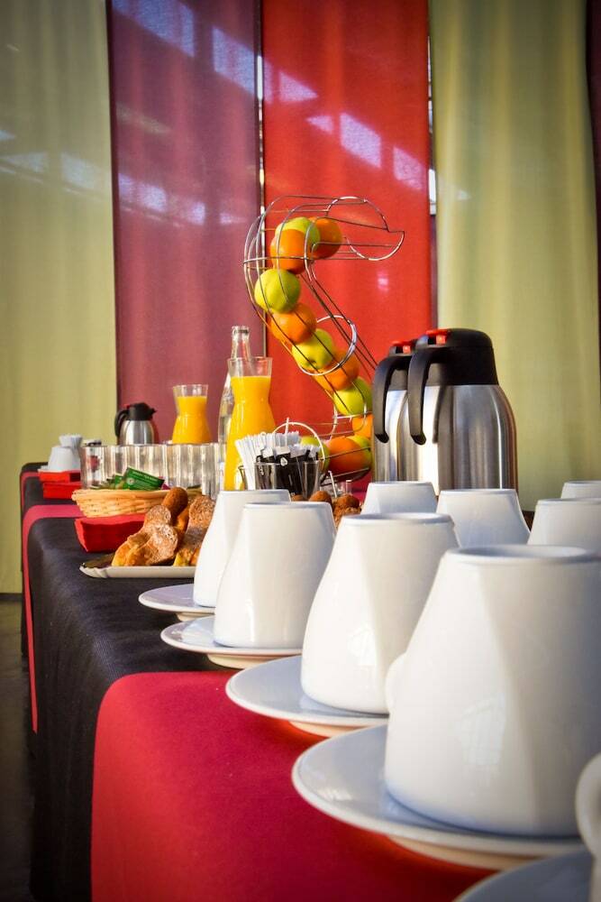 Hotel Carr� Py' H�tel