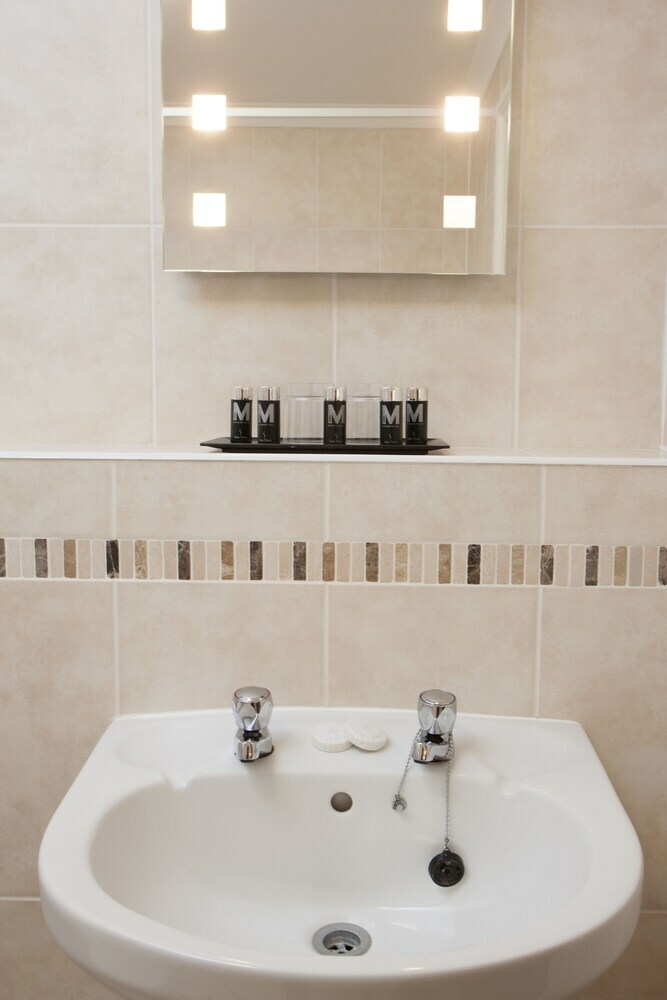 Tlh Toorak Hotel
