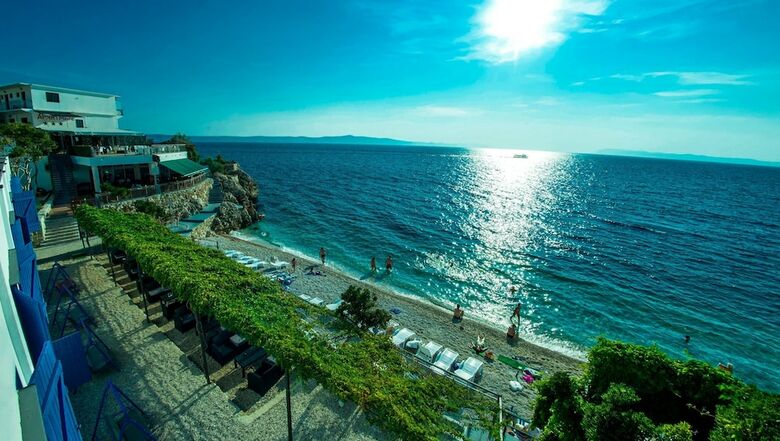 Beach Hotel
