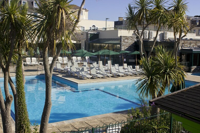 Tlh Carlton Hotel