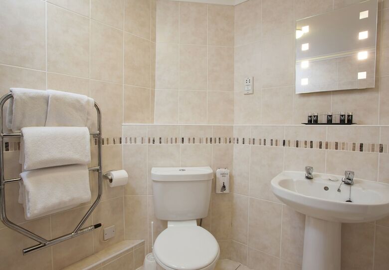 Tlh Carlton Hotel
