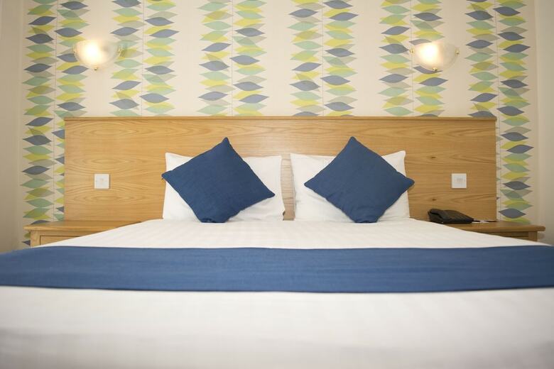 Tlh Carlton Hotel