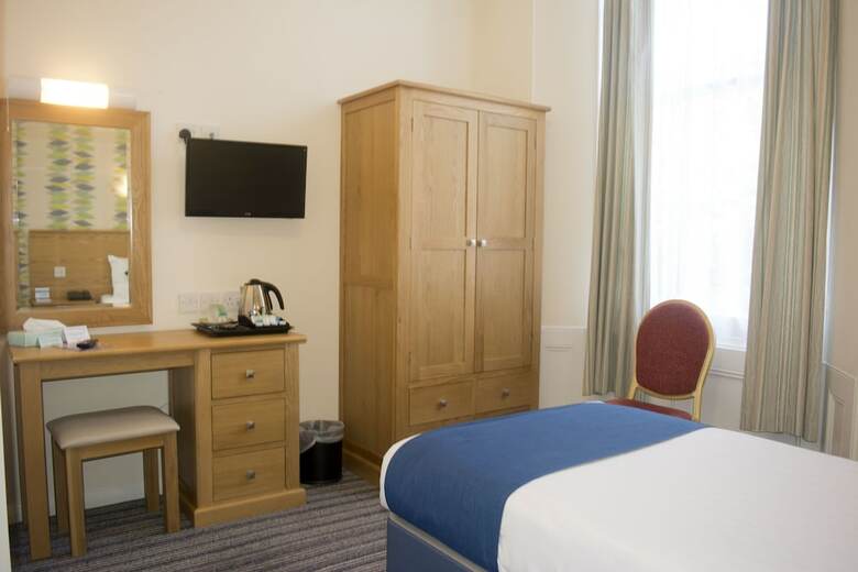 Tlh Carlton Hotel